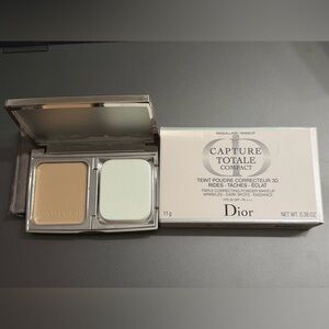 NIB Dior Capture Totale Triple Correcting Powder Makeup in Shade 20